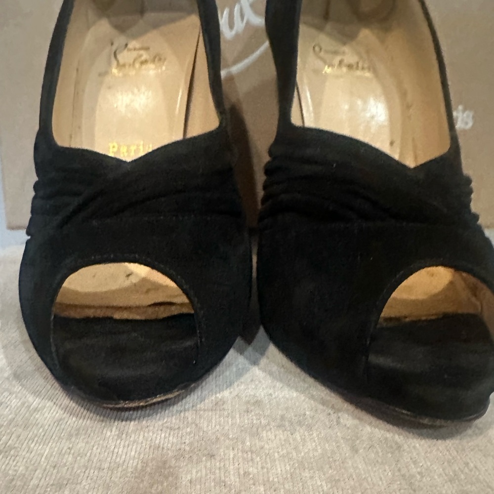 Christian Louboutin heels - Picture 4 of 12